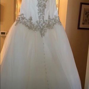 Wedding ball gown allure with veil